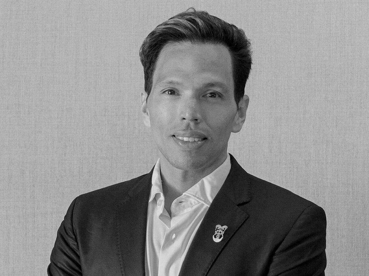 Gustavo headshot bw cropped