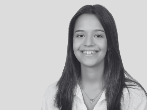 Alya Hazinedaroglu Headshot