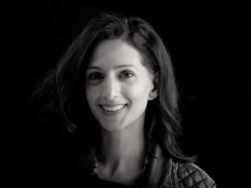 Zaynib Khan bw