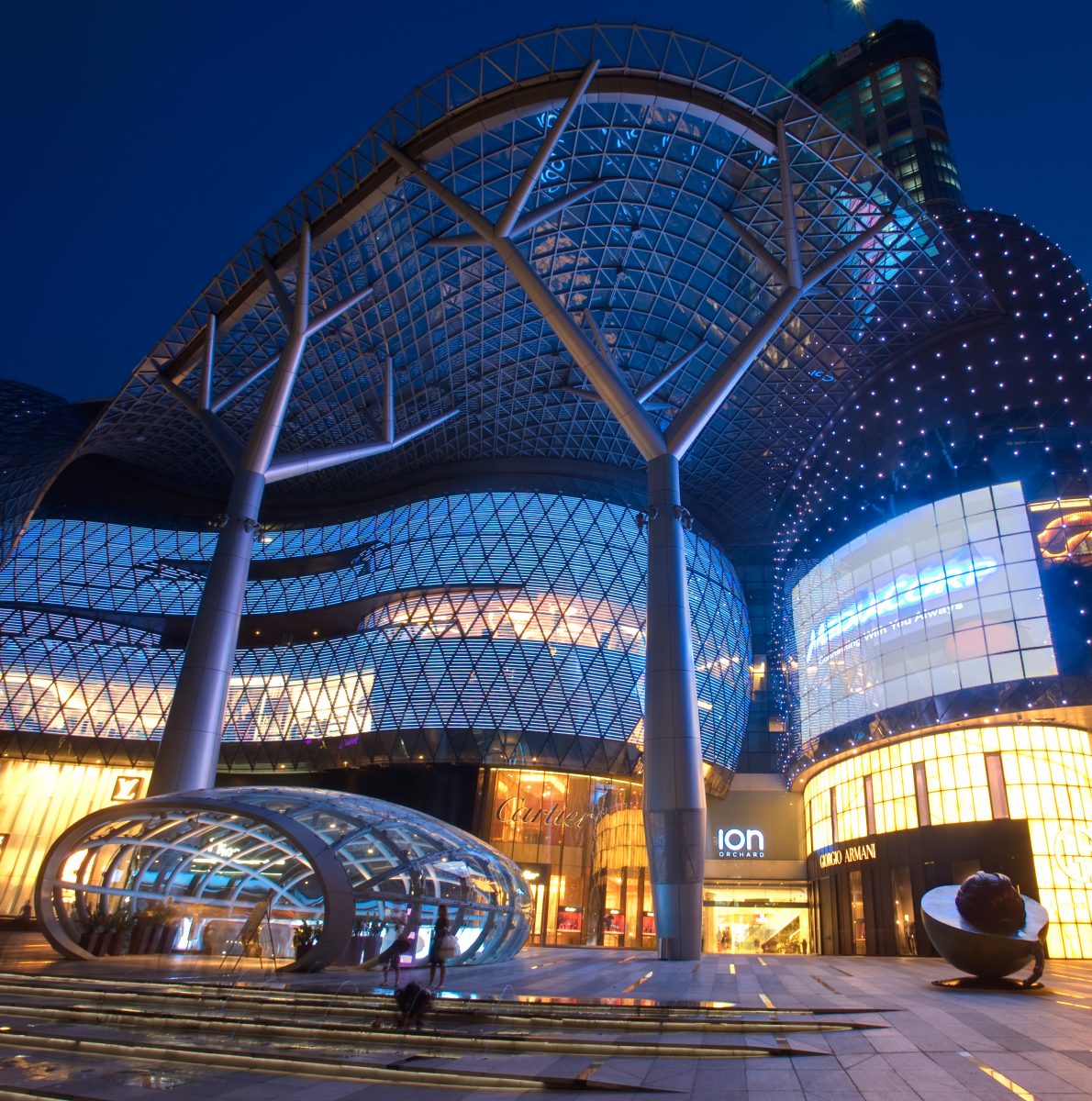 Singapore ION Orchard L2172 portrait EN
