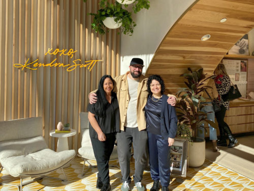 230113 Kendra Scott Woodlands Opening day rt news