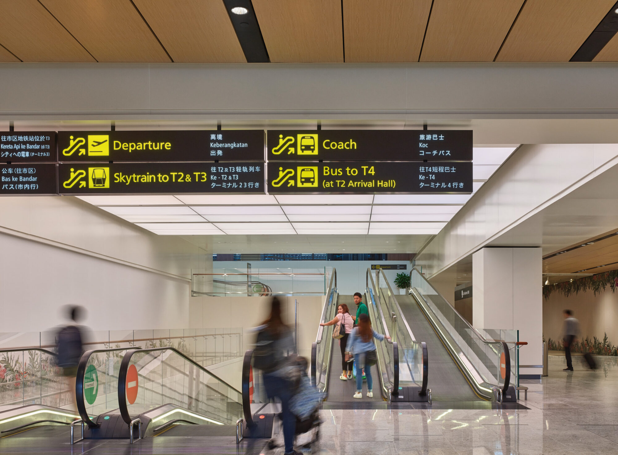10509 T1 E Changi Airport Singapore N12 hd